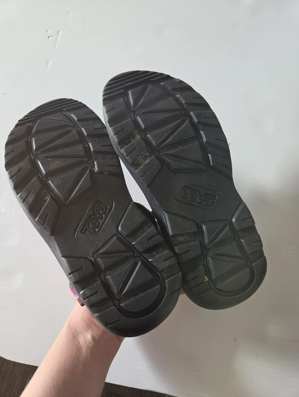 Teva Kids Hurricane XLT 2 Sport Sandals Girls Size 2 Pink Purple Wave Geometric